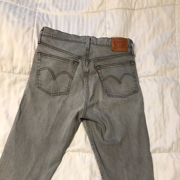 Women levis - Picture 2 of 4